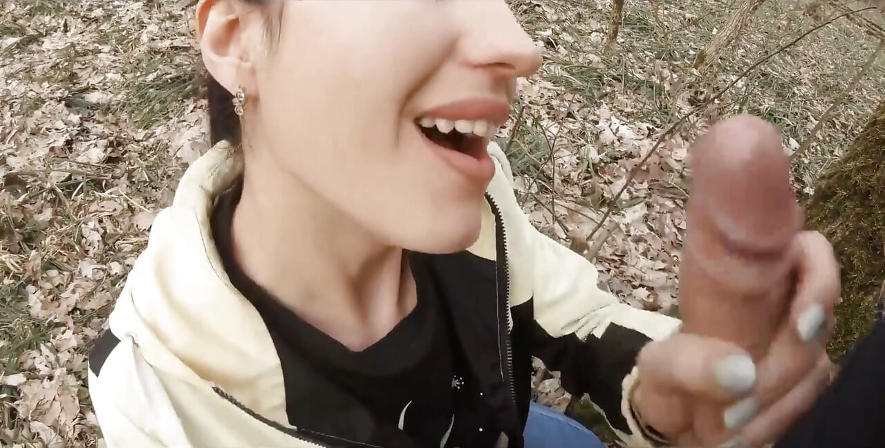 A Walk for Snowdrops Turned Into a Juicy Blowjob in the Middle of the Forest