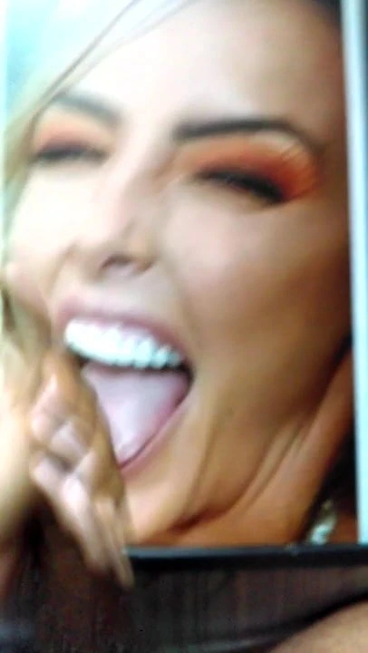 Peyton Royce - Cum Tribute(on her face)