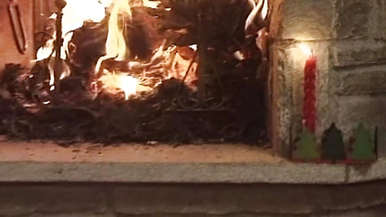 uttejit chodne laayak mammi tapakte laal ras ke saath gahri oongli karti hai