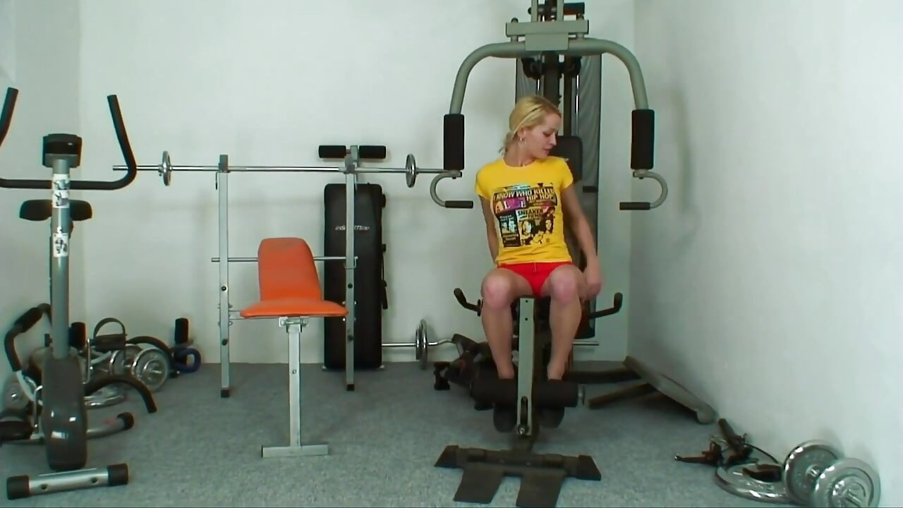 This super hot little slut loves giving amazing blowjobs fucking horny men in the gym with her tight pussy