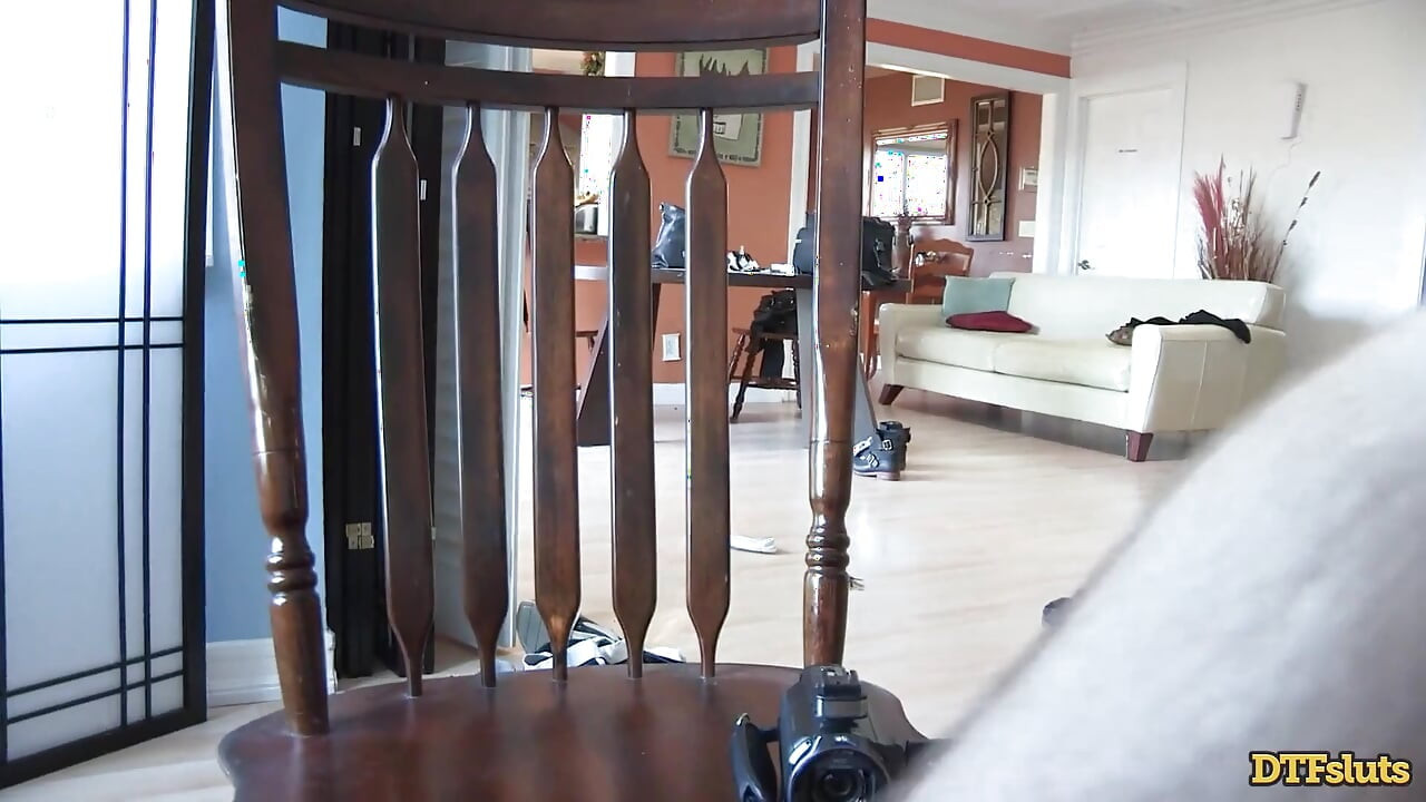 Dtfsluts - James Deen พบว่าตัวเองในแฟนตาซีกลายเป็นจริงกับสามสาวสวย