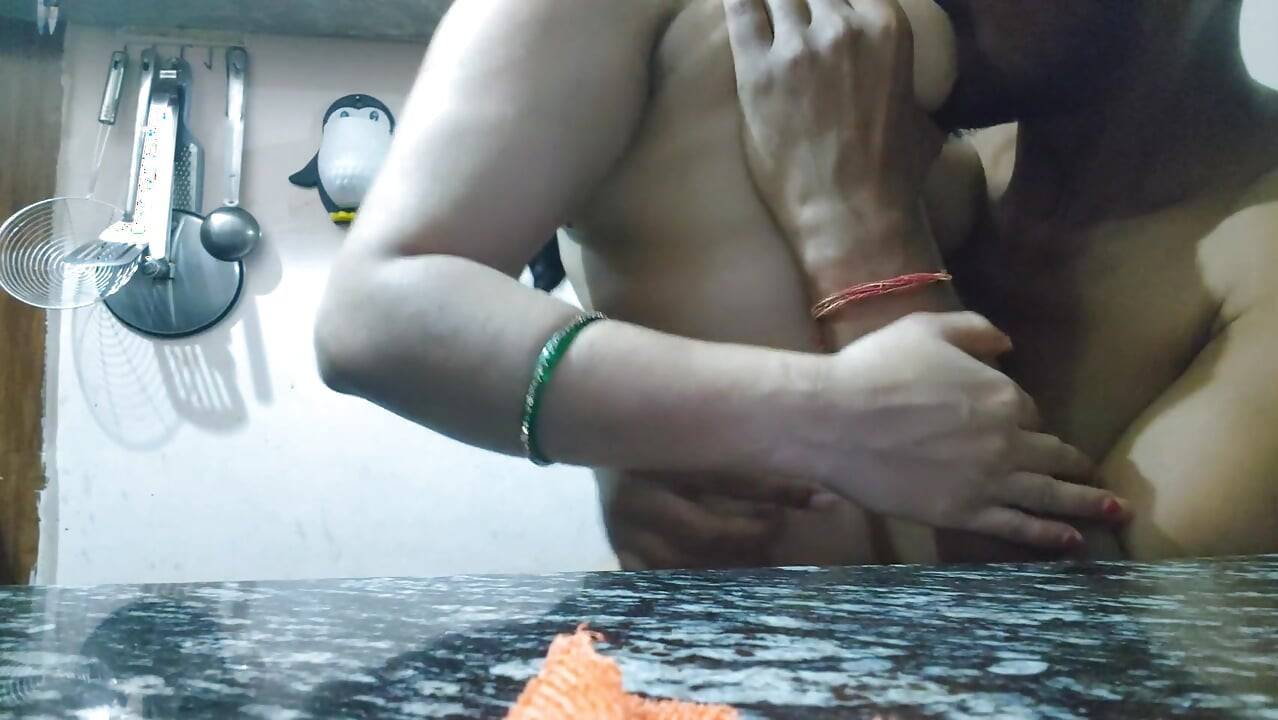 Kitchen me sex ka mood ban gaya HD VIDEO