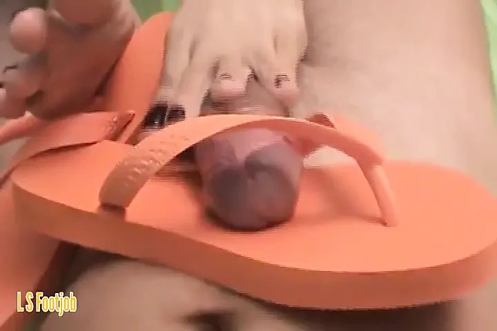 Sexy MILF in Flip Flop Footjob