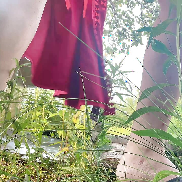piss pee hana outside yard