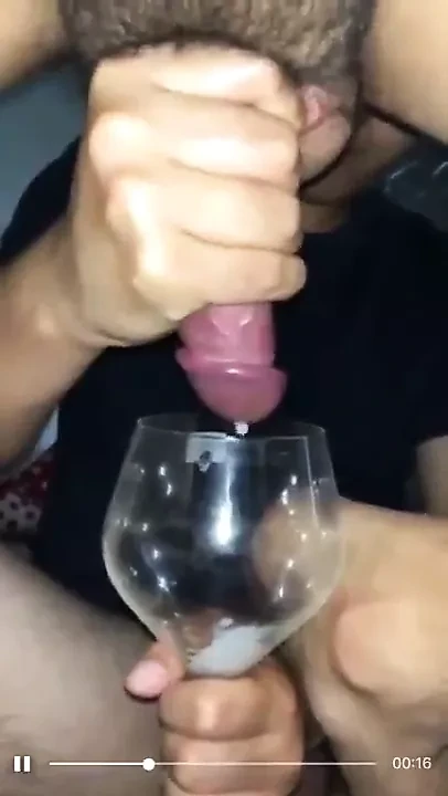 Man milked by a friend cums like a cow in a glass
