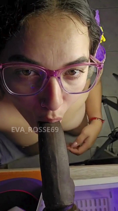 Sucking a very hot bbc