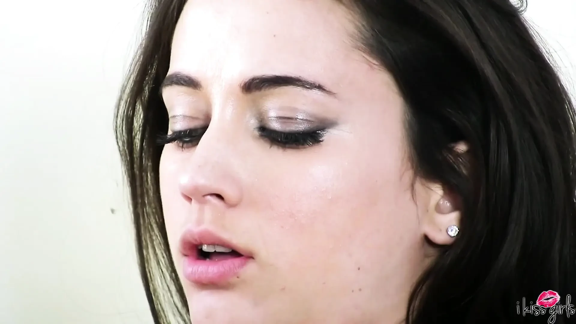 Faye Reagan - brunette,facesitting