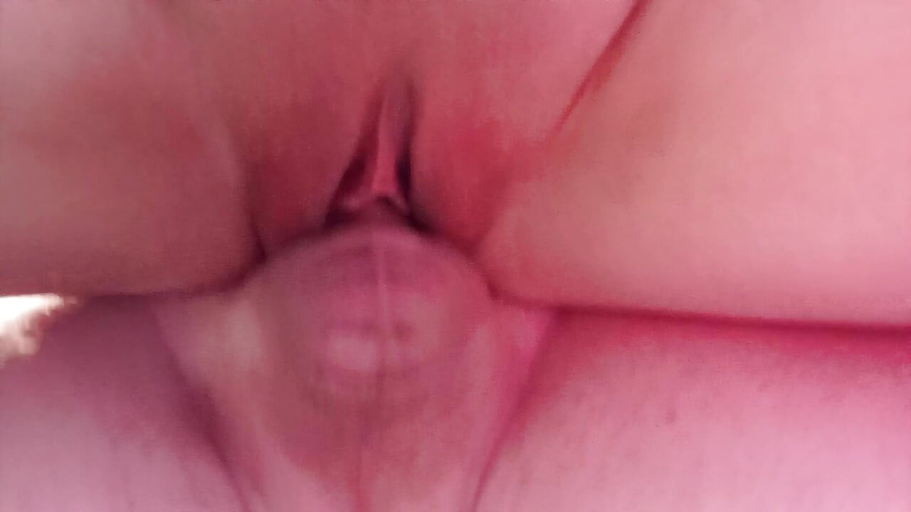 Nicky é sensualmente fodida por namorada trans gordinha