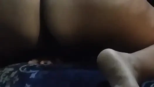 Mi çikolatayı kırbaçlıyor