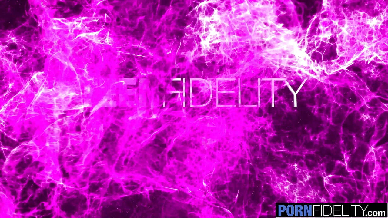TEENFIDELITY נערת זבל לבן האנה הייז היא פח זבל של זרע