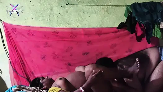 Я заставила мою возбужденную индийскую горничную пососать мой член, чтобы сохранить ее в тайне