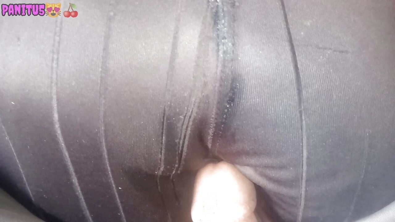 Prvo prst, a onda moj tvrdi kurac, čisto zadovoljstvo