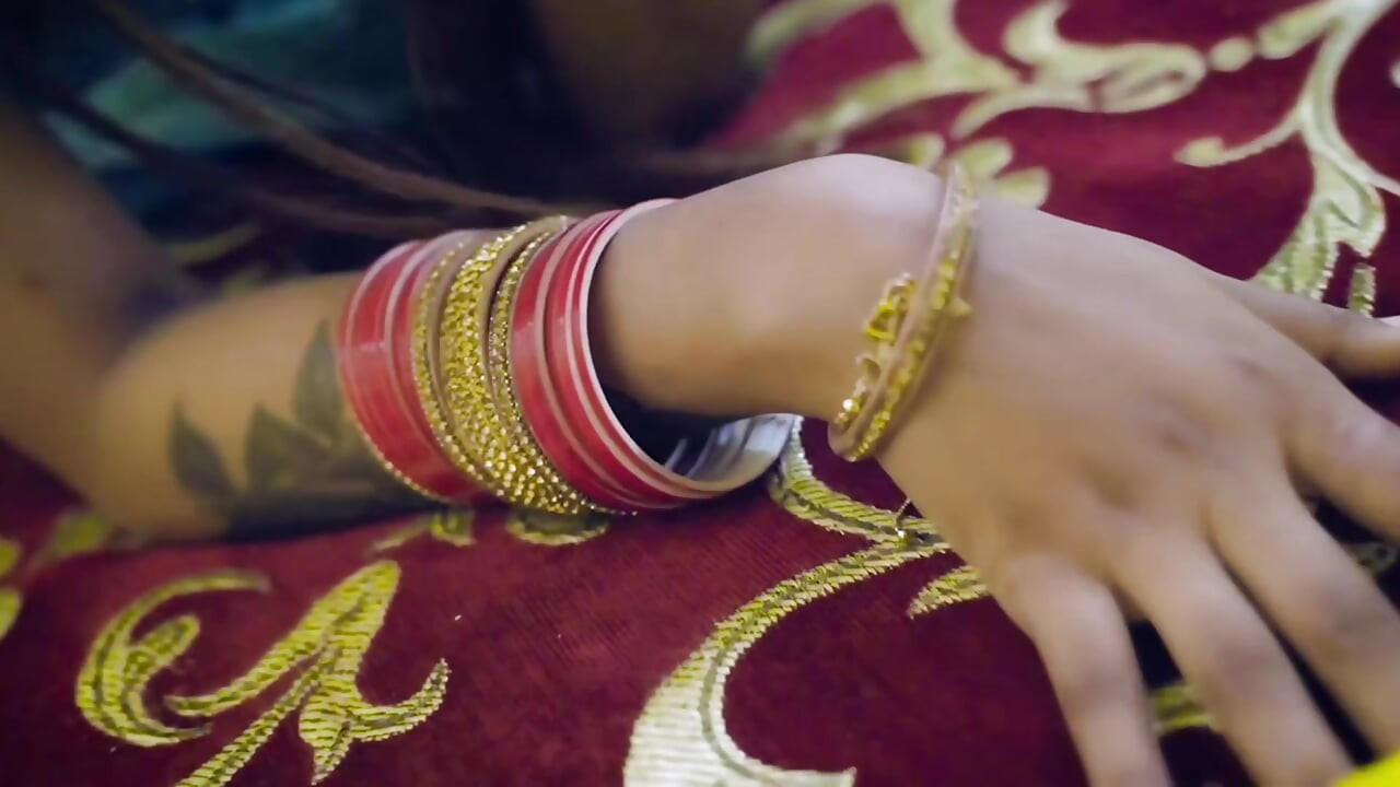 Bhabhi ki soteli bahin ko jabbar dasti room me pakad ke choda