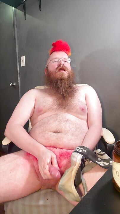 Assistindo pornô e roubando meu pau