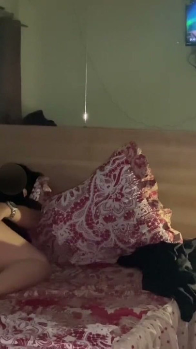 分手後，我邀請我前最好的朋友到我的公寓，讓他嫉妒 | 短片 2