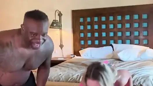 Livestream Reverse Gangbang