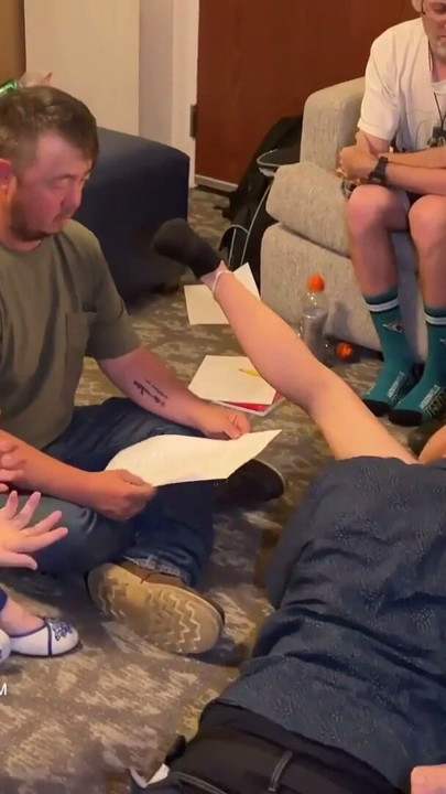 Gangbang kelompok studi Portland - Cliff Media | Klip 1
