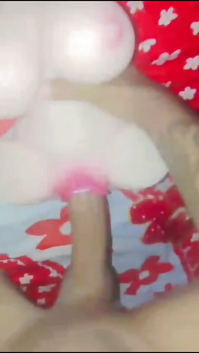 セックスおもちゃを装備している