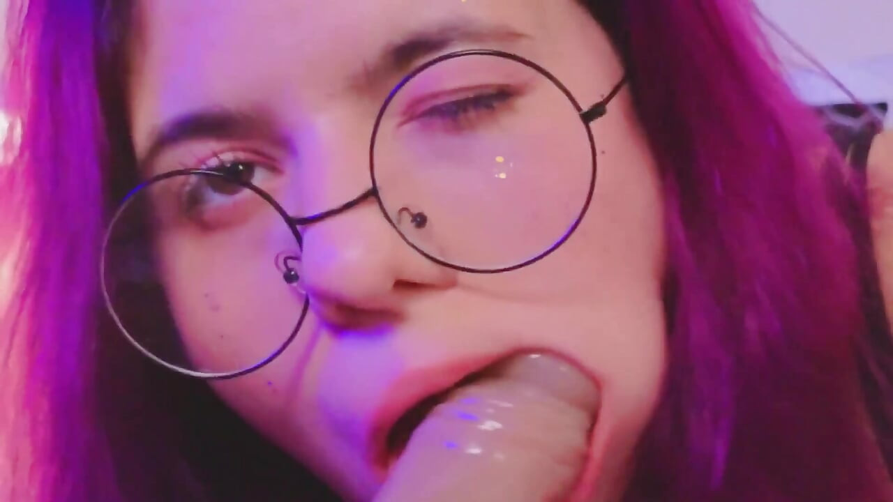 โคลสอัพอมควยดูฉันเย็ดเธอด้วยปากฉัน