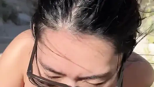 Минет на улице во время похода в пустыне - любительское Wmaf - сперма в рот публичное глотание минета