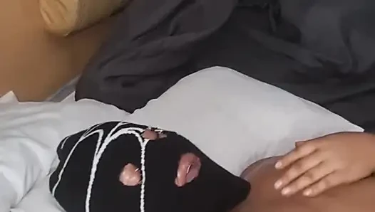 Üvey annemi ayda boşalana kadar emiyor