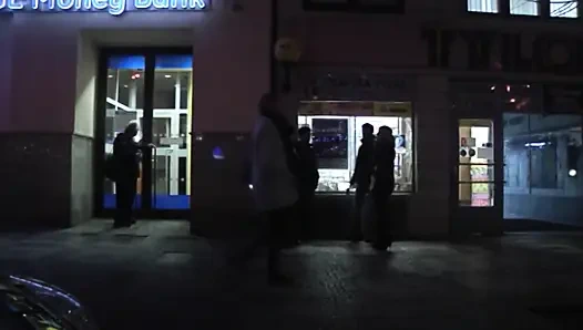 Blondine Hart Gefickt Im Fickbus