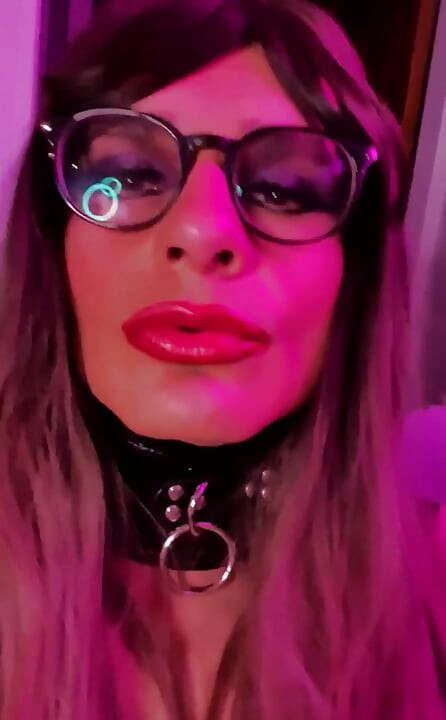 मैं अभी बहुत कामुक चुदाई कर रहा हूं, मैं अक्सर चड्डी नहीं पहनती लेकिन जब भी मैं उन्हें पहनती हूं तो मैं पिघल जाती हूं