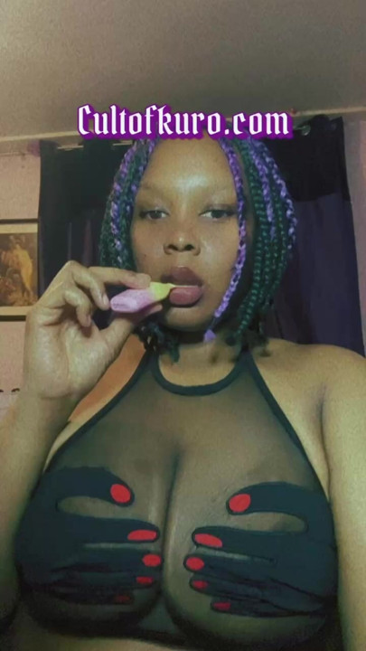 喫煙フェチ-Vaping-巨乳黒人女王様いじめ-吸い込む-digital deity kuro