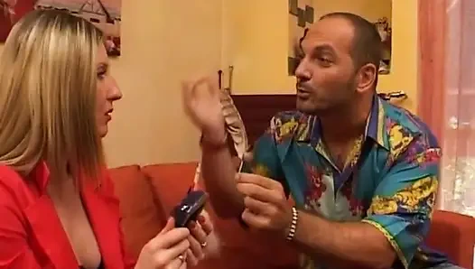 İtalyan sarışın falcıya göt ve amcık veriyor