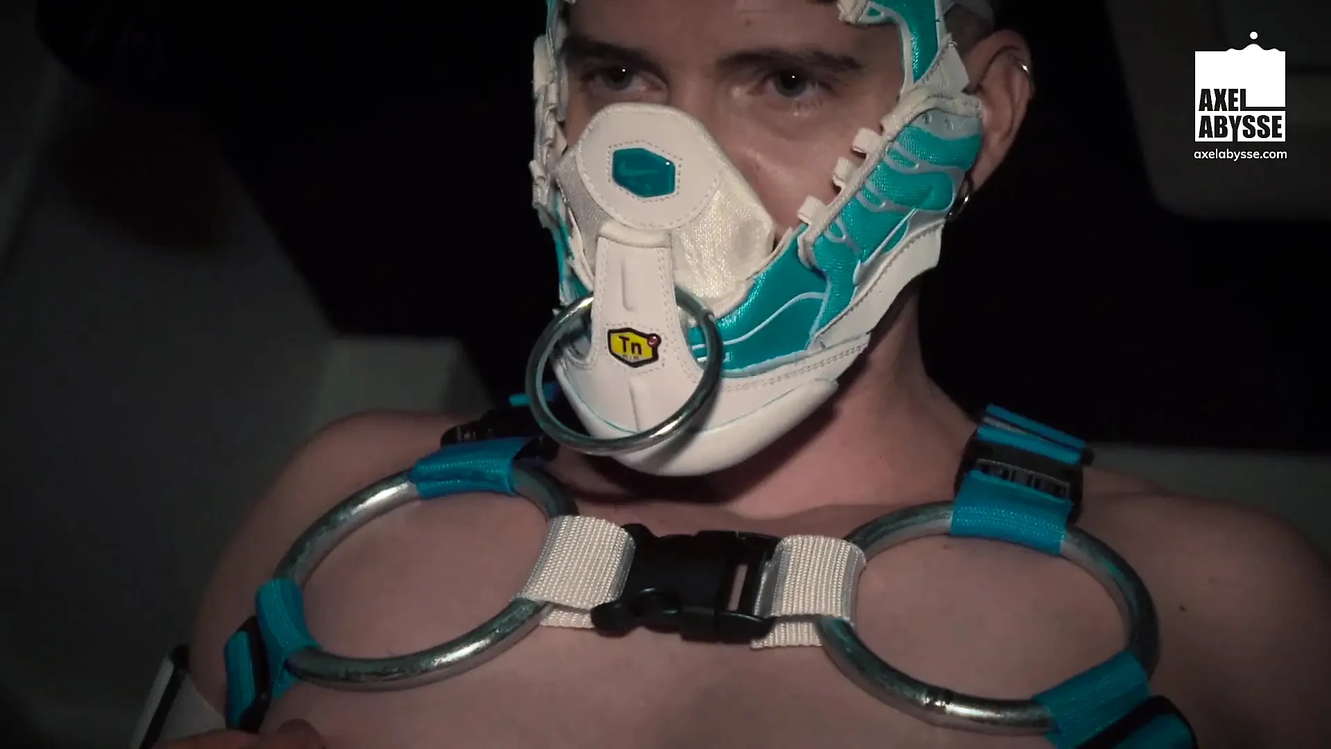 Axel Abysse, geiles loch verschlingt Nanashi am ganzen arm