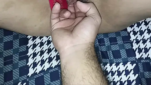 Du siehst so gut aus, wenn du auf meinen schwanz kriecht, stiefschwester, ich habe dein gesicht mit sperma gefüllt.