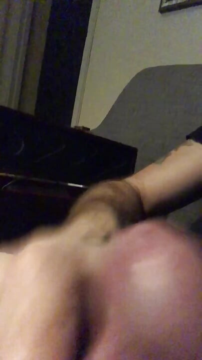 A handjob that ends with a spit that greases my glans!? ...