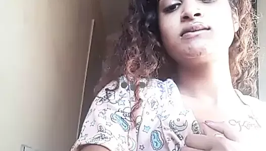 Indian girl seduces on video chat