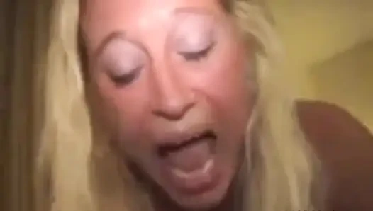 Kecanduan BBC - video porno amatir dan buatan rumah 100%. Tante seksi kecanduan kontol besar pria kulit hitam dan pria antar ras.