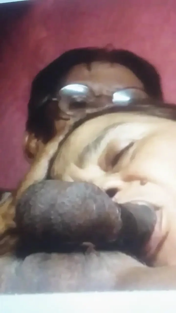 我喜欢她总是吮吸我的鸡巴