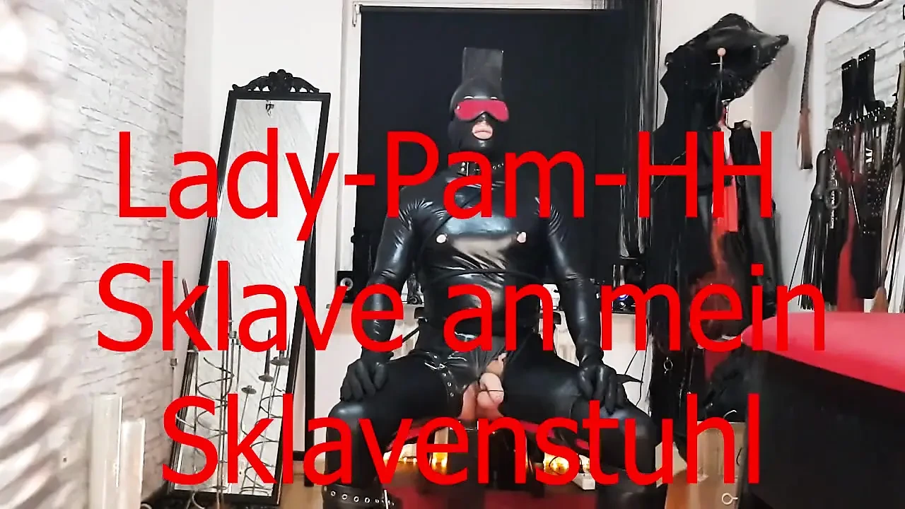 Đinh tán cao su vắt sữa mạnh bởi domme vú to trêu chọc