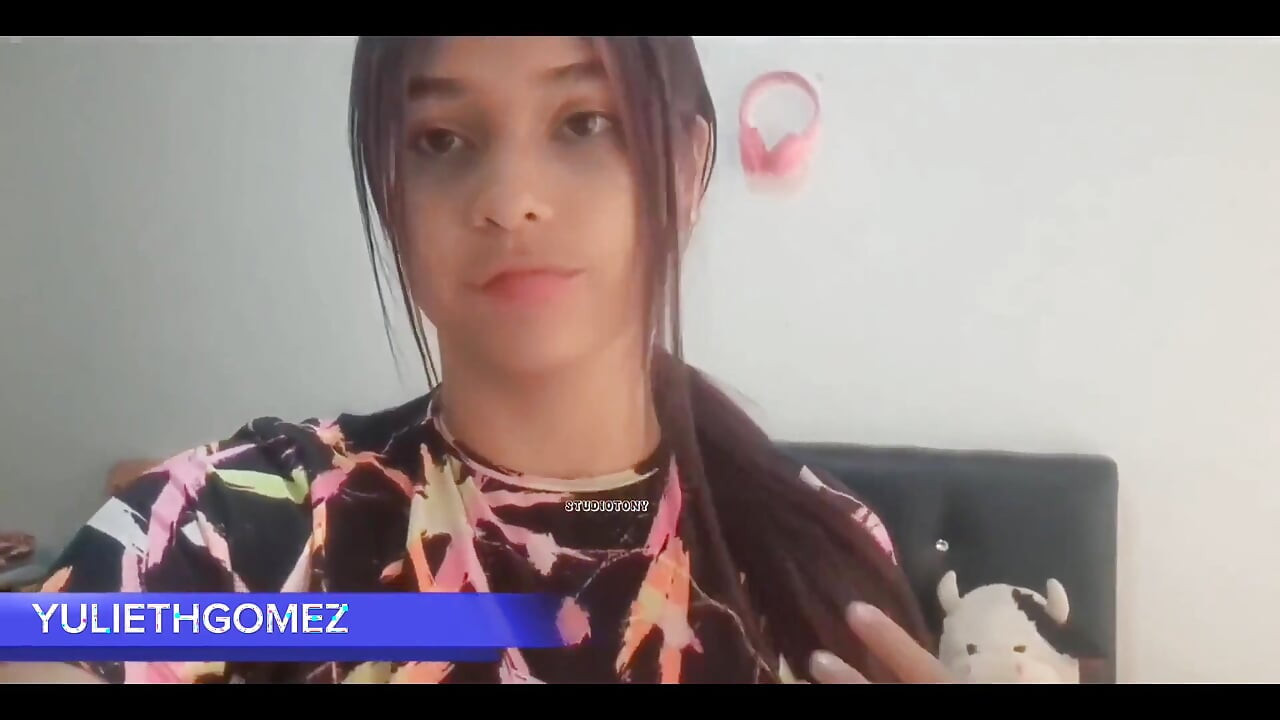 Follando a una profesora madura culona después de salir de la universidad