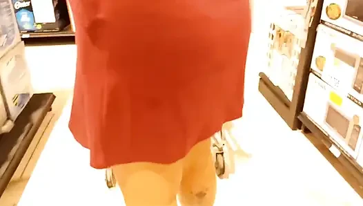 Einkaufen im Laden mit einer schwangeren Dame (vollversion auf Xvideos Red