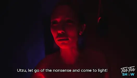 Muhteşem esmer kulüpte bir yabancı tarafından sikiliyor - glory hole