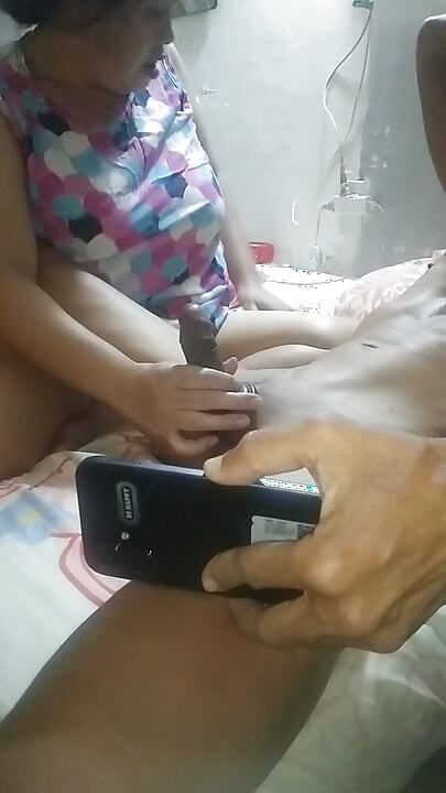 A preparar-me para uma mamada, a mexer no cu e a aproveitar este momento