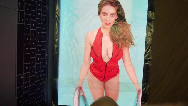 Alison Brie cum tribute