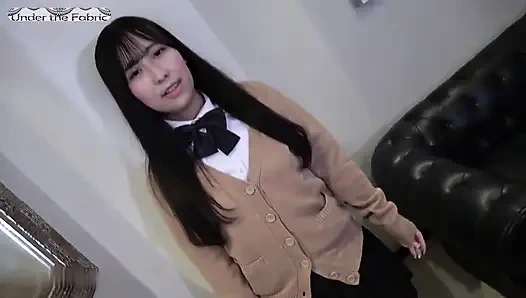 Amatör siyah saçlı heteroseksüel güzellik vol.2 cesur tekdüze rol yapma fantezisini geri döndürüyor