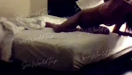 SexWorldTrip - Я люблю Азию - горячая милфа в настоящем домашнем любительском видео делает минет и трах. Сосущая азиатка глотает, возбужденная секс-поездка