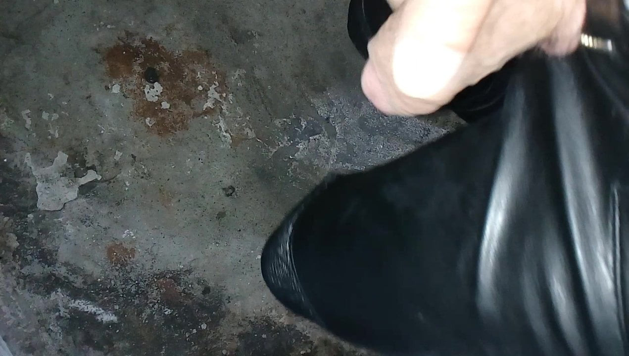 Leather pants cum