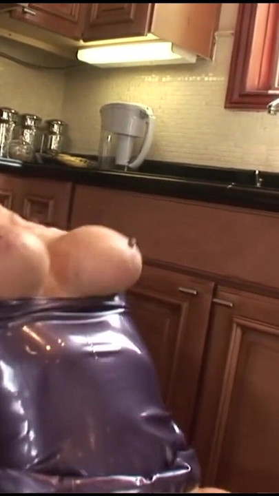 Must-see moment from "Geile Putzfrau wird in der Kueche hart gefickt"