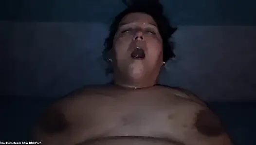 Cowok kulit hitam kontol besar ngentot memek tebal merah mudaku posisi misionaris sampai orgasme
