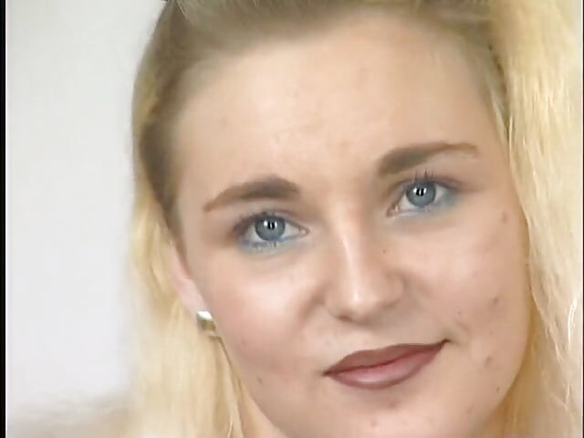 Blonde vixen wearing stockings dildoing pussy in vintage solo