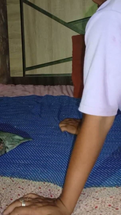 desi bhabhi ne squirt se devar ko nehla diya chudai ke waqt Hindi HD video sex | Clip 1