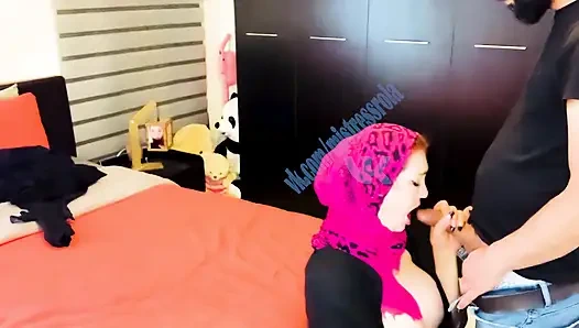 Gadis Arab dengan saudara tirinya