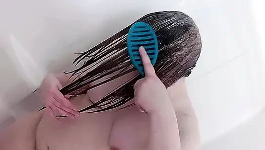 Duşta Saç Fırçalama